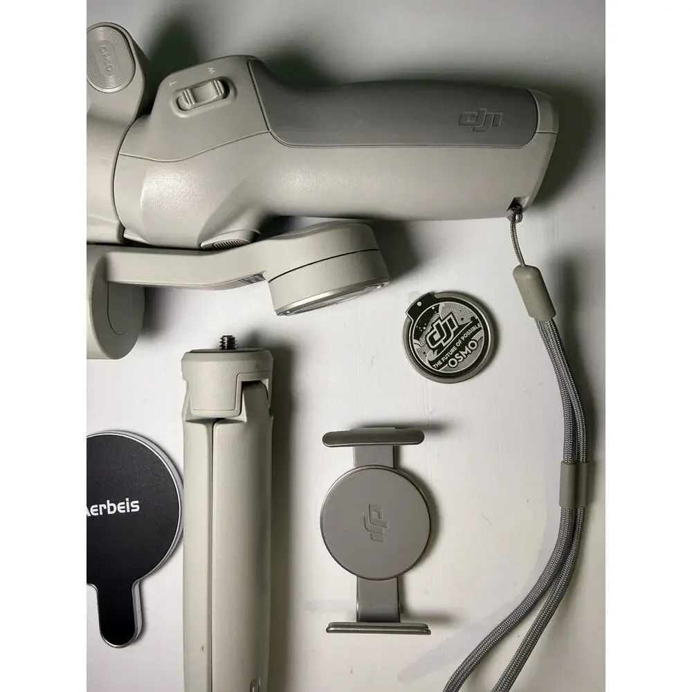 DJI Osmo OM4 Handheld with MAGSAFE ATTACHMENT kit